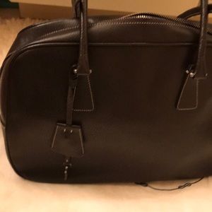 Prada hand bag! Like brand new. Vintage Prada!